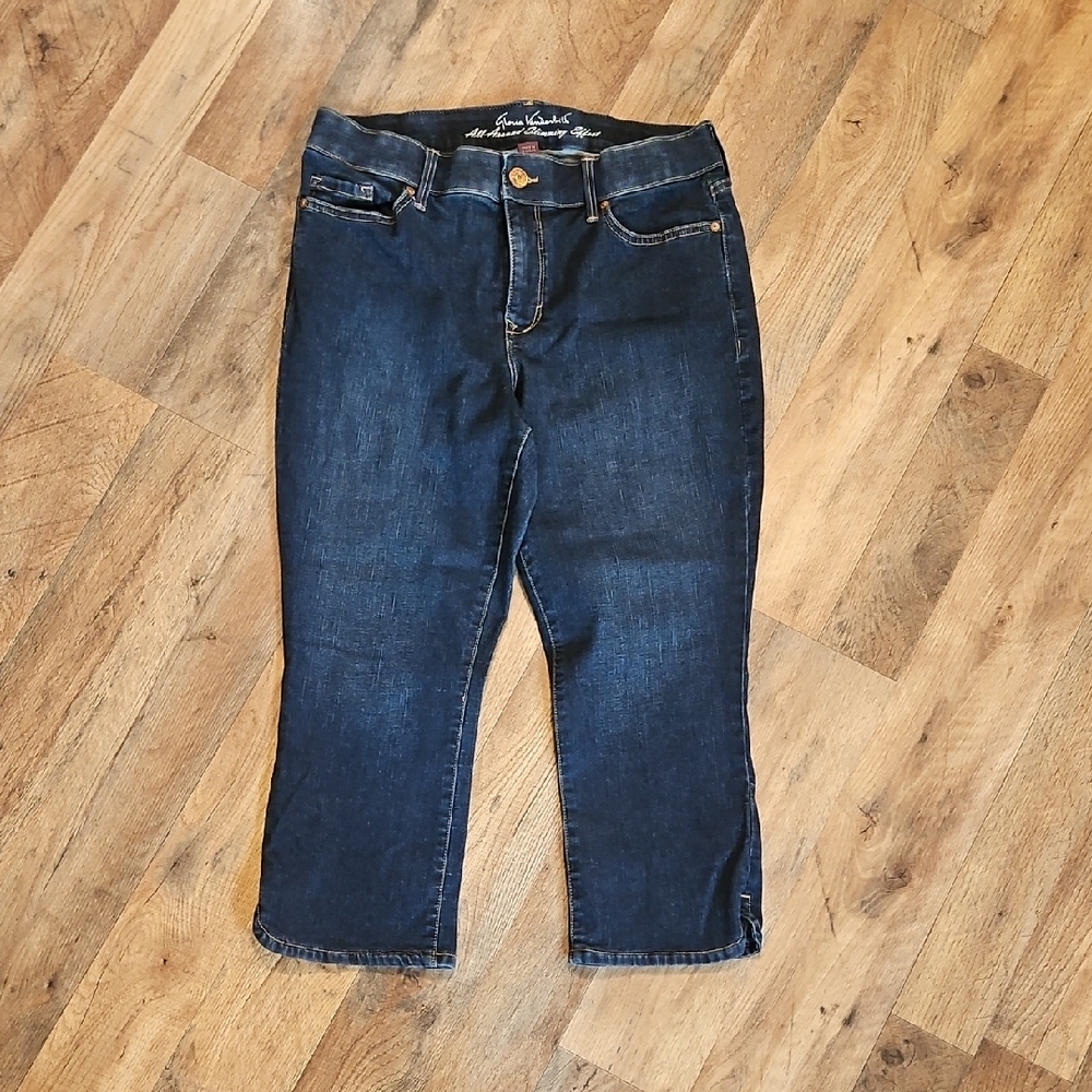 👖Gloria Vanderbilt Curvy Fit Capris